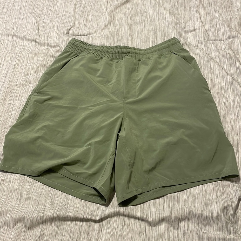 Lululemon 7in pace breaker shorts